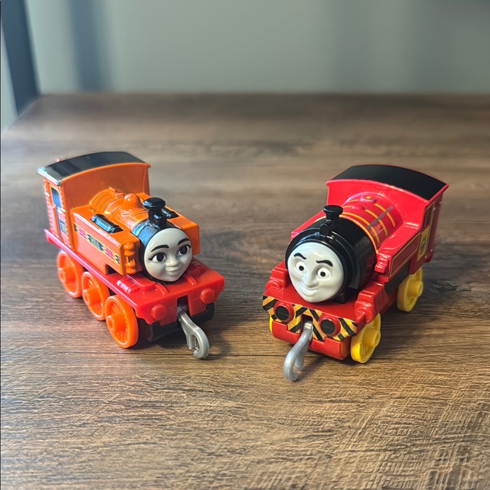 Thomas The Train & Friends - Diecast Push Along Nia and Victor